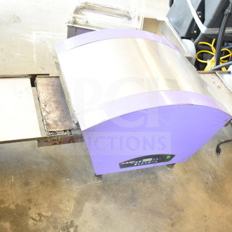 Lincoln Impinger 2040-003-U-VSV Fusion countertop conveyor pizza oven, 208/240V, 1 phase, stainless steel, fair condition.