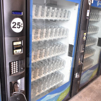 Crane 5800-4 commercial drink vending machine with bill acceptor, 25¢ price display, 115 Volts, 1 Phase, Model 5800-4.