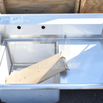 BRAND NEW SCRATCH AND DENT! Steelton 522CS11818R commercial sink, 38 3/4", single compartment, 18" right drainboard, tags visible.