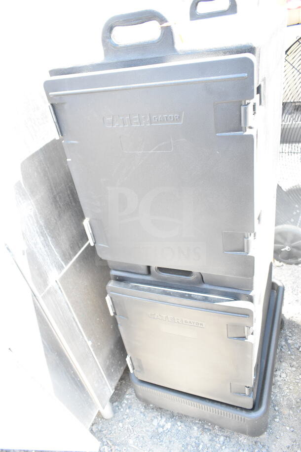 BRAND NEW SCRATCH AND DENT CaterGator black insulated food pan carrier, holds 5 full-size pans, model 215PANCAR5BK.