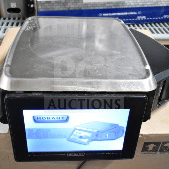 2020 Hobart HTi-7LH4W commercial food portioning scale, visible screen damage, tested and working, 120/208-240V, 1 phase.