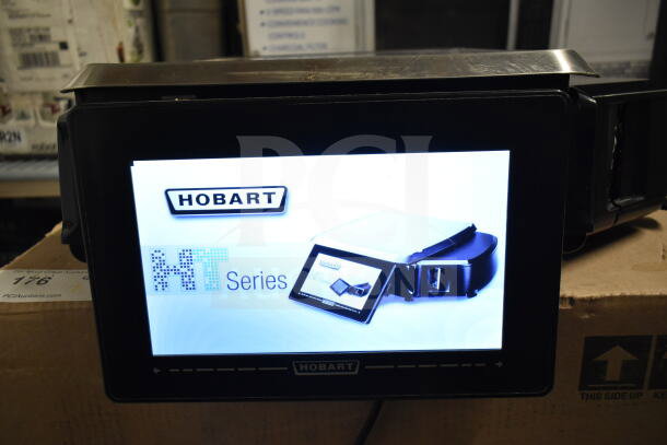 2020 Hobart HTi-7LH4W commercial scale, tested and working, some screen damage, 120/208-240V, 1 Phase.