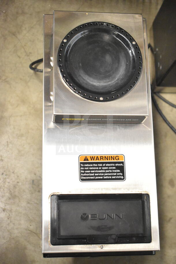 BRAND NEW 2018 Bunn 13300.0002 VP17-2 SS Pourover Coffee Brewer with 2 warmers, 120V, 1 Phase, scratch and dent, stainless steel.