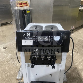 Vevor YKF8216T soft serve ice cream machine, stainless steel, dual flavor, 2 hoppers, 3 dispensers, with drip tray, 110V.