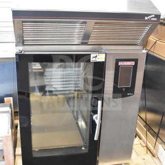 Brand new Blodgett BLCT-101 combi convection oven with hood. Electric, 480V, 3 phase. Minor scratches and dents.