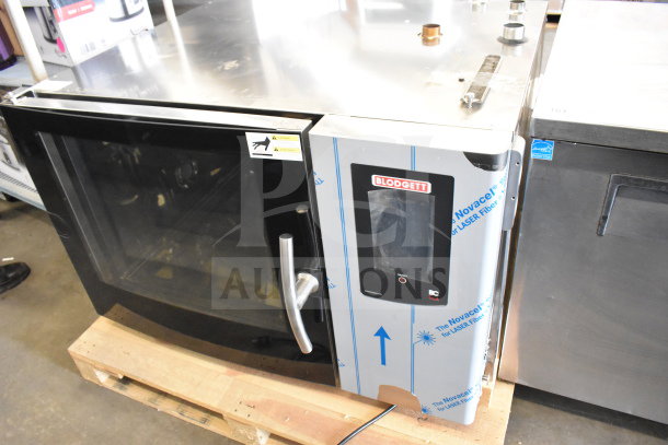 Brand new Blodgett KPE-gas 2.06/BCT 62 natural gas combi convection oven with scratch and dent marks, stainless finish.