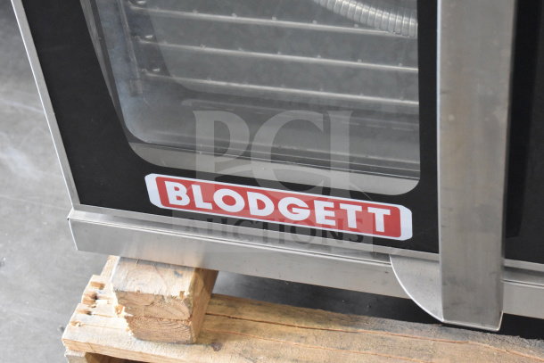 BRAND NEW Blodgett HV100G gas convection oven with view-through doors, thermostatic controls, and 60,000 BTU output.
