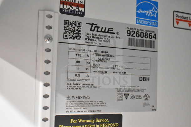 2018 True GDM-49-HC Commercial 2 Door Cooler label details; 115V, 1 Phase, Energy Star, refrigerant R290. Serial number 9260864.
