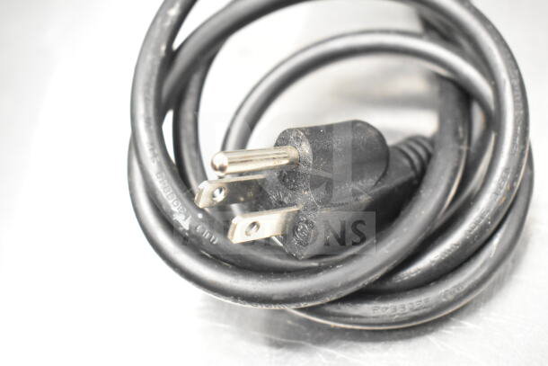 Power cord for the Emperor's Select 478CSD53HC Sushi Display Case, 115 Volts, 1 Phase. Black color.
