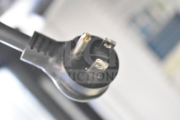 2019 True GDM-49-HC cooler power plug, 115 volts, 1 phase.