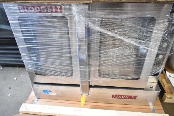 Brand new Blodgett Mark V convection oven with view-through doors, thermostatic controls; minor scratch and dent.