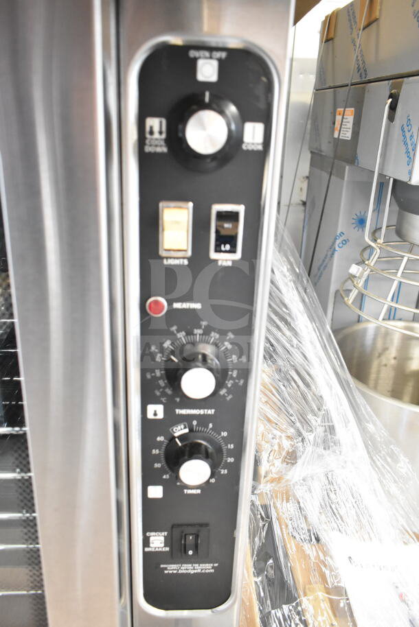 BRAND NEW SCRATCH AND DENT Blodgett Mark V Commercial Convection Oven, view-through doors, thermostatic controls.