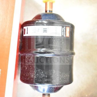 2 Danfoss 023Z5029 Eliminator Filter Drier, new condition, with labeled packaging; features durable metal casing.