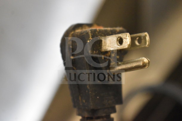 Close-up of a power plug for the Continental SW36-10 Sandwich Salad Prep Table, 115V, 1 Phase.