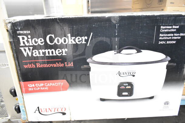Brand new Avantco 177RCB124 electric rice cooker, 124 cups, removable lid, stainless steel, 240V, scratch and dent.