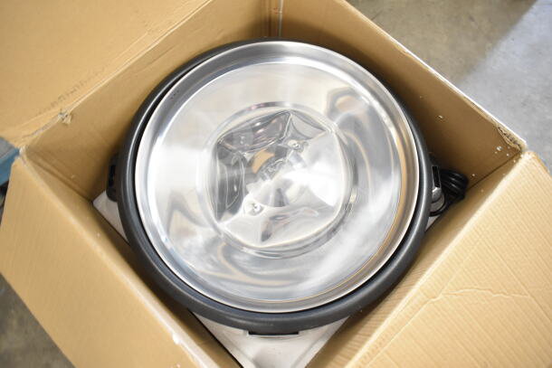 Brand new Avantco 177RCB124 rice cooker, 124 cup capacity, removable lid, 240V, in box, scratch and dent condition.