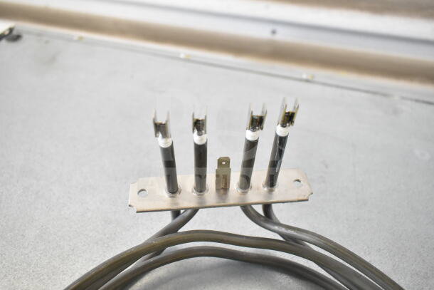 Five new scratch and dent items including a Moffat M234107 element, Lincoln 370358 thermocouple, Blodgett 30006 gas valve.