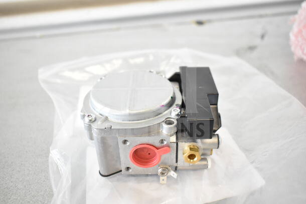 Brand new Moffat M234107 Element, 208v. Includes four other scratch and dent items. Condition: Mint in packaging.