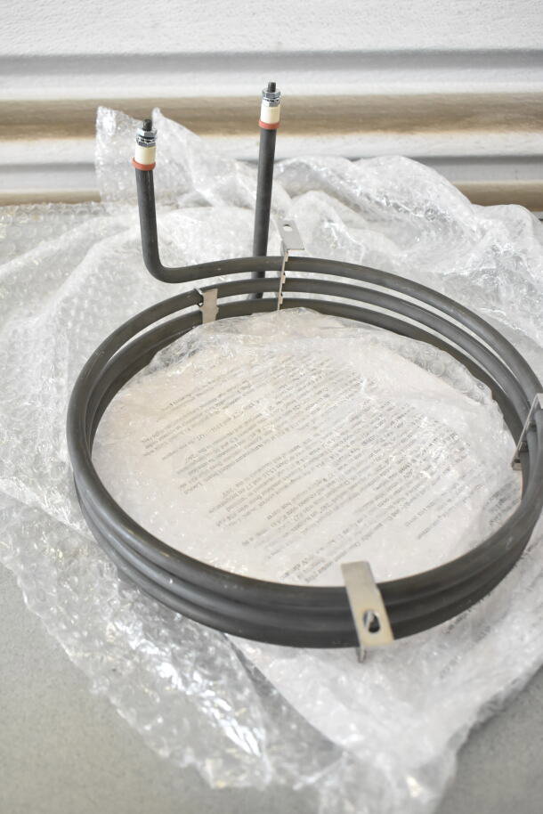Five brand new scratch and dent items, including Moffat M234107 Element 208v, in bubble wrap packaging.