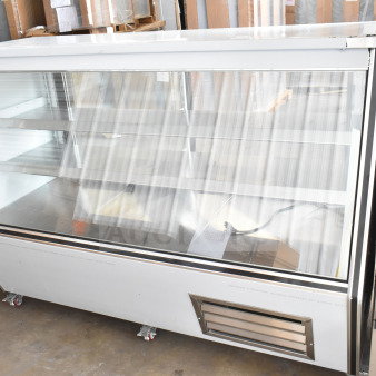 Optimum HD-72 deli display case, floor style, glass front, 120V, 1 phase, excellent condition, ideal for commercial use.