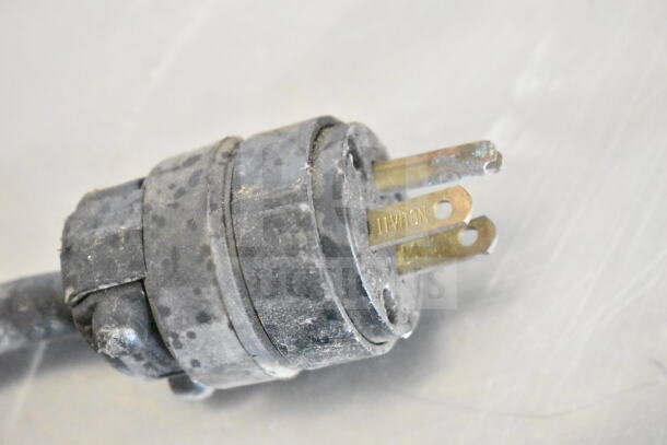 Close-up of a power plug for the Alto Shaam 750-TH/III oven. Plug shows brand "Leviton," indicating electrical compatibility.