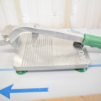 BRAND NEW SCRATCH AND DENT! Garde 181OYSTSHUK Specialty Oyster Opener / Shucker