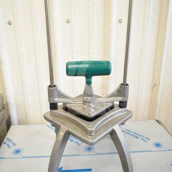 BRAND NEW SCRATCH AND DENT! 181XLDC38 Garde XL 3/8" Heavy-Duty Large Vegetable Dicer with metal frame and green handle.
