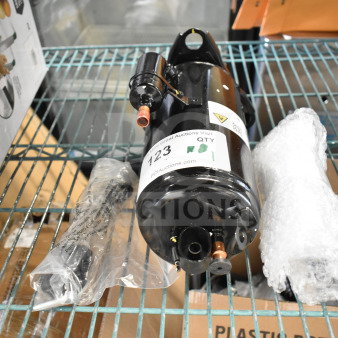 BRAND NEW SCRATCH AND DENT! Highly PSD135XW-H3EUN Motor, 115-120V, 1 Phase, in packaging with visible label indicating auction details.