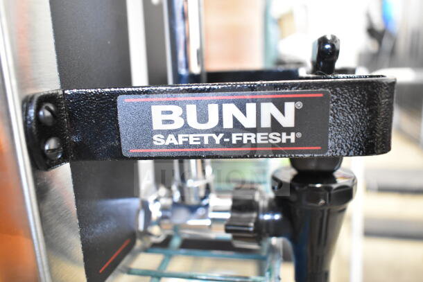 Brand new Bunn 20950.0004 1.5GPR-FF coffee server with fast flow faucet, top handles, and "BUNN Safety-Fresh" label.