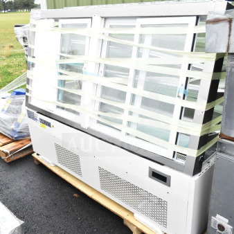 Brand new Avantco 193BCF72W bakery display case, 70 7/8", white, square glass, refrigerated, 110-120V, 1 phase, slight scratches.