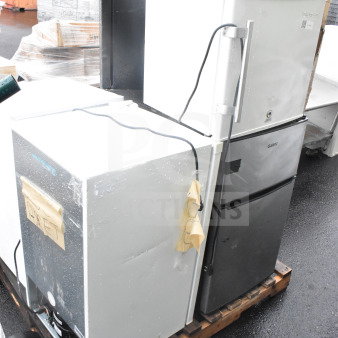 6 mini coolers on a pallet, brands include EdgeStar, Galanz, Prestec FTC30RE. 120V, 1 phase. Mixed colors, used condition.