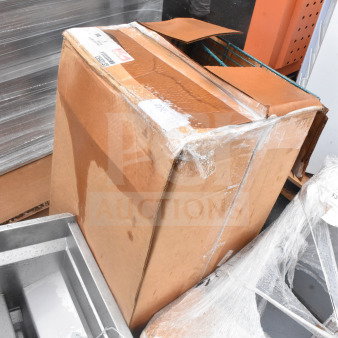 Cardboard box containing new Metro GS1836K3 SmartWall G3 Metroseal Green Grid Shelf, 18" x 36", with some wear and tear.