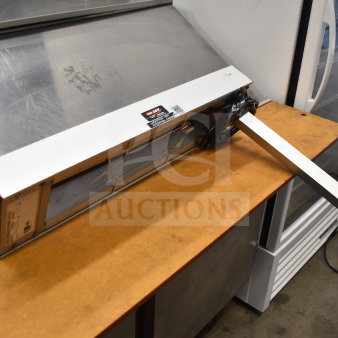 BRAND NEW Avanco GRFS-24 Glo-Ray 6" Fry Station Warmer, metal elements, infinite controls, 120V, minor scratches.