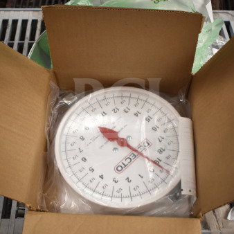 Cardinal Detecto MCS-40P 40 lb. hanging scoop scale, brand new, in box; features minor scratches or dents.