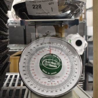 BRAND NEW Yamato M-40PK C/P Accu-Weigh® Mechanical Scale, 10'' bowl attached, scratch and dent condition, Made in Japan.