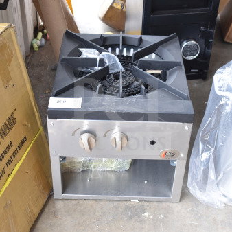 BRAND NEW Cooking Performance Group CPG-SP-18-N Natural Gas Stock Pot Range, 80,000 BTU; visible labels indicate model details.