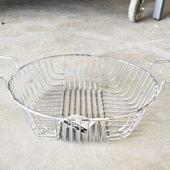 Chrome wire basket, Acopa 176OBL1183CR, 16.5"x8"x4.25", oblong shape, features ramekin holders, brand new condition.