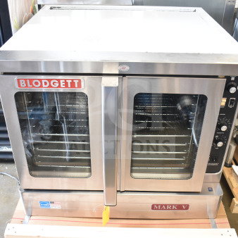 BRAND NEW Blodgett Mark V convection oven, full size, view-through doors, thermostatic controls, minor scratches.