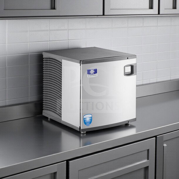 Manitowoc IY0524A-161 ice machine in first-class condition, air-cooled, produces 485 lb of half-dice ice daily, NSF/UL listed.