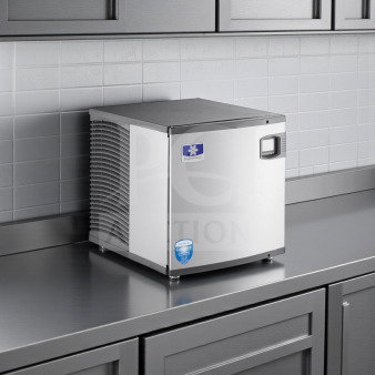 Manitowoc IY0524A-161 ice machine in first-class condition, air-cooled, produces 485 lb of half-dice ice daily, NSF/UL listed.