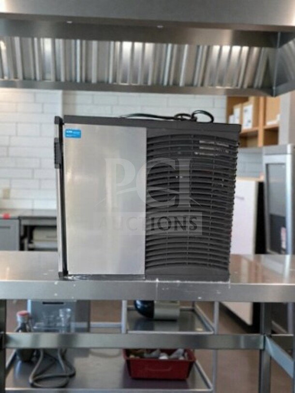Manitowoc IY0524A-161 ice machine, air-cooled, 22" wide, 485 lb daily ice, first-class condition, NSF/UL listed.
