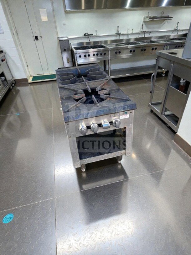 Commercial 2-burner gas hot plate range, heavy-duty cast iron, NSF style, excellent condition, fully tested, unbranded.