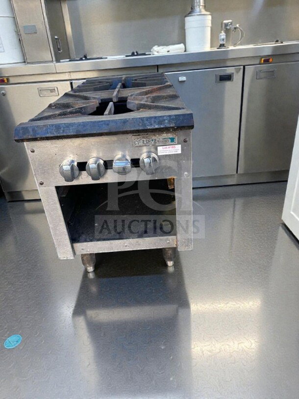 Commercial 2-burner gas hot plate range, heavy-duty cast iron, outstanding condition, NSF style, fully tested, model GEN-M-RNG-0284.