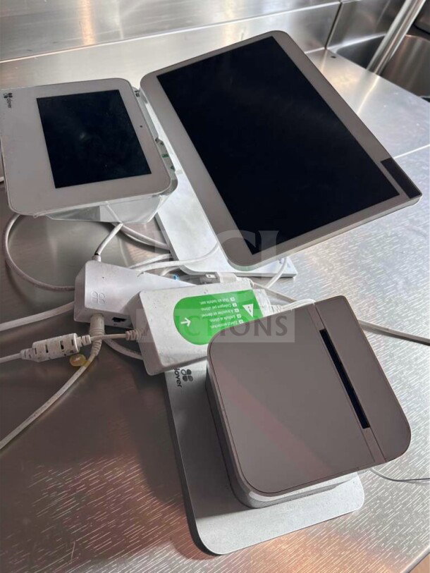 Clover POS Station System with touchscreen register, receipt printer, and customer display. Model CLO-M-POS-0617, fully tested.