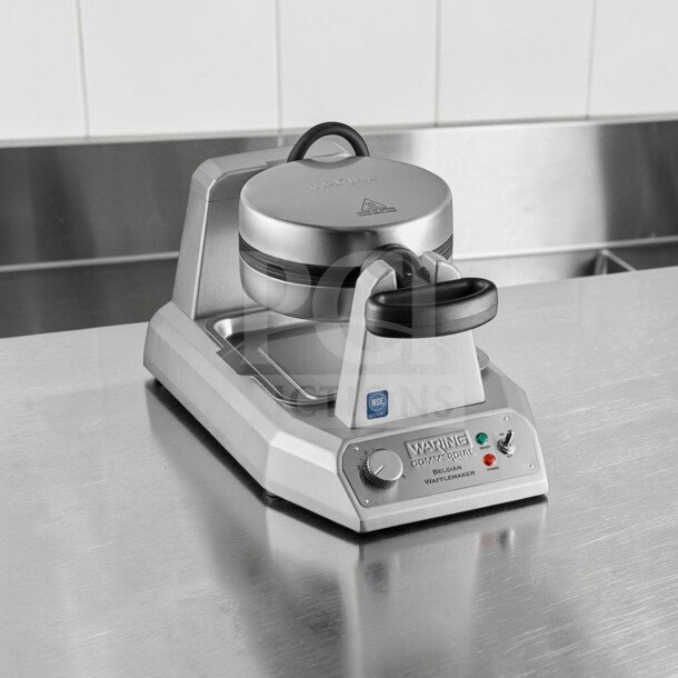 Waring WW180X Commercial Belgian Waffle Maker, single grid, 220V, excellent condition, heavy-duty, tested, NSF certified.