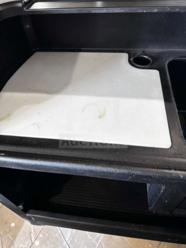 Cambro BAR540110 portable bar, black, 55", includes ice bin. Top-tier condition, fully tested, commercial-grade.