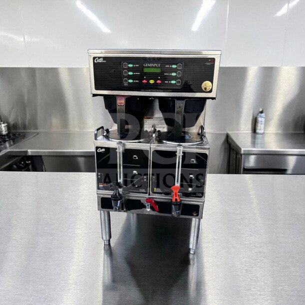 Wilbur Curtis GEMTS10A1000 G3 Gemini Twin Satellite Coffee Brewer, 1.5 gallon, exceptional condition, fully tested, operational.