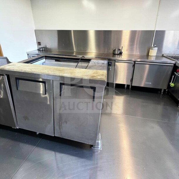 True TSSU-36-12M-B-HC commercial prep table, 36-inch, stainless steel, elite condition, fully operational, 115V.