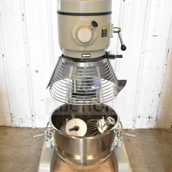 BRAND NEW 2025 Globe SP40 40 Qt. Planetary Mixer, Manual Bowl Lift, Attachments, 208V, 3 Phase, with Bowl Guard and Attachments.