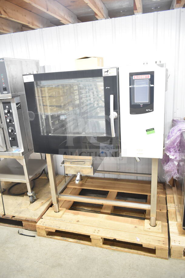 Brand new 2018 Blodgett BLCT62EFS/CPE2.06 electric combi convection oven, 208V 3-phase, scratch and dent condition.